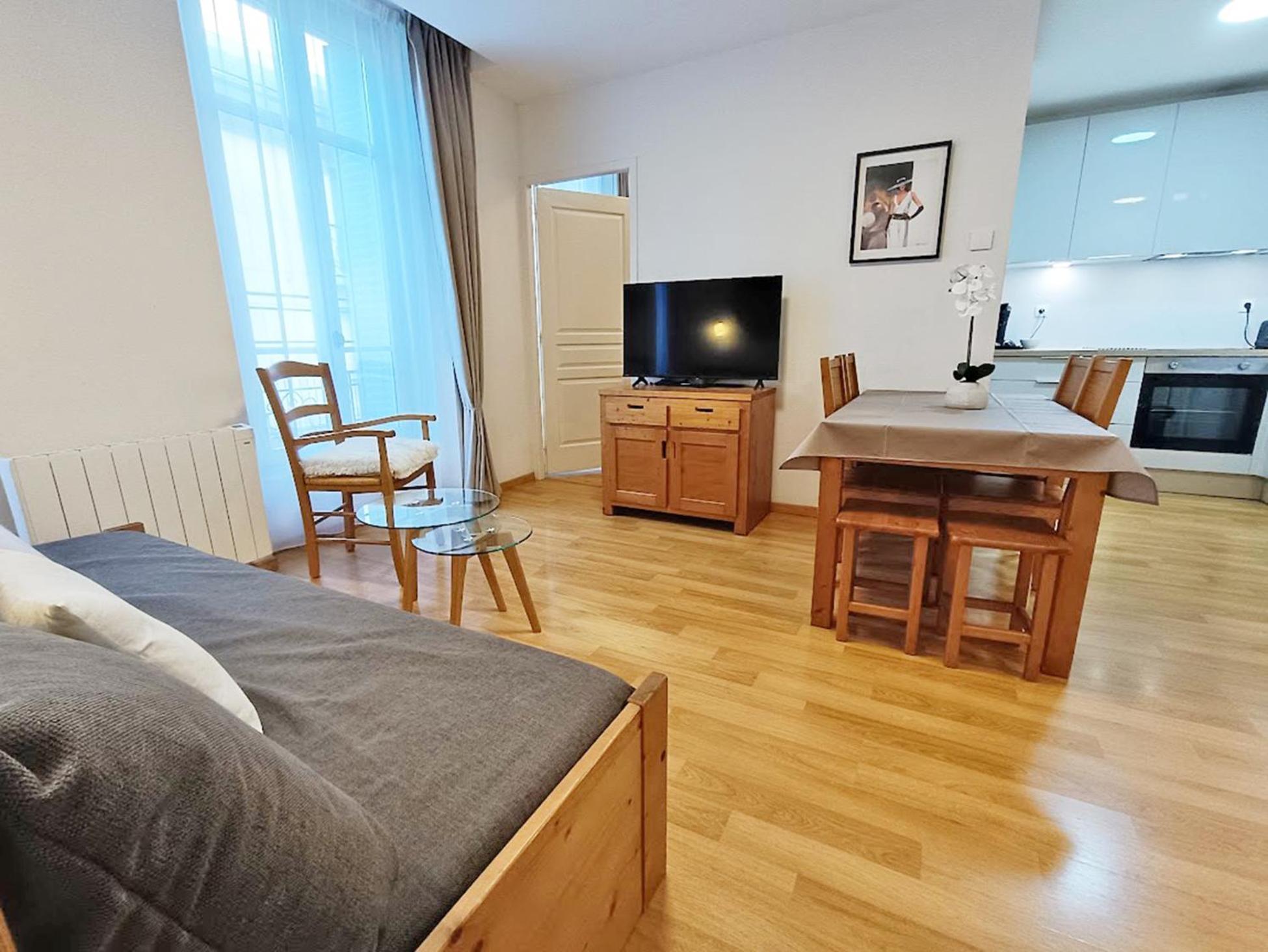 L'Eterlou, T3, Centre Luchon, Wifi, Casier A Skis, Ascenseur, 6 Personnes Bagneres-de-Luchon Exterior foto