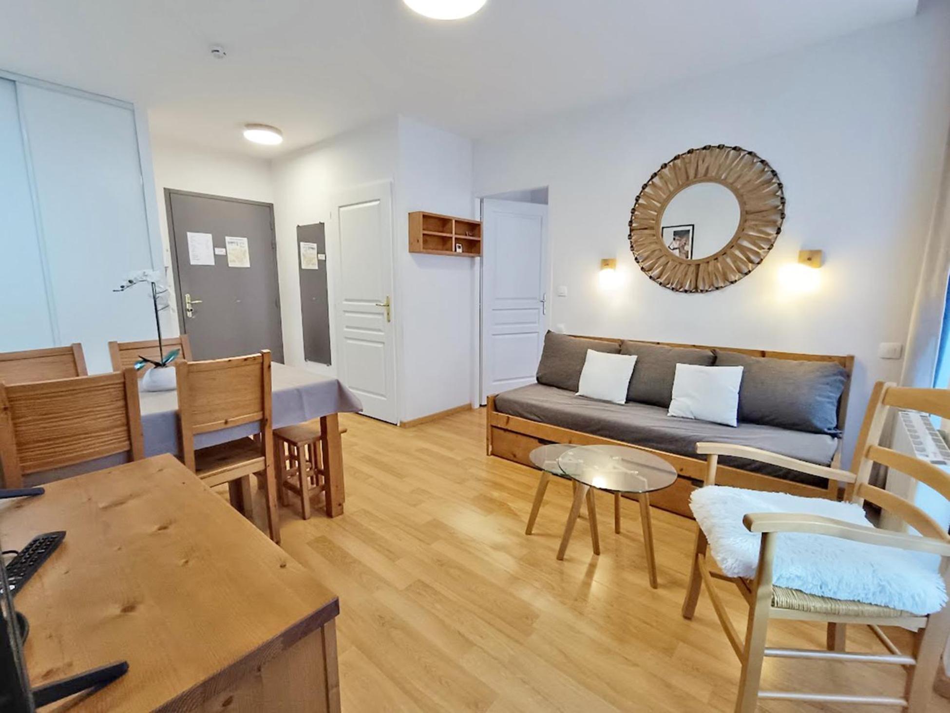 L'Eterlou, T3, Centre Luchon, Wifi, Casier A Skis, Ascenseur, 6 Personnes Bagneres-de-Luchon Exterior foto