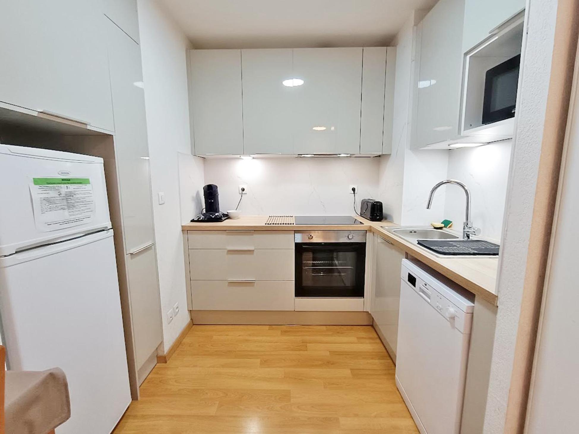 L'Eterlou, T3, Centre Luchon, Wifi, Casier A Skis, Ascenseur, 6 Personnes Bagneres-de-Luchon Exterior foto